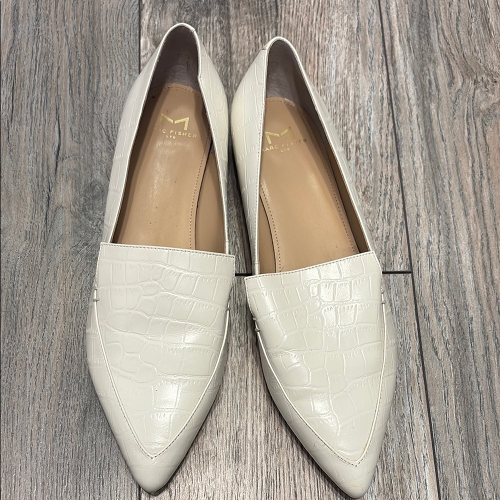 M. Gemi White Flats Sleek Modern Design